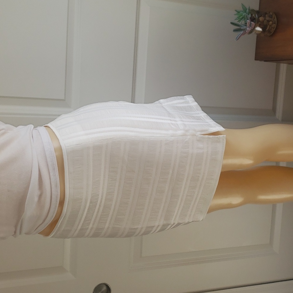 Jacquard White Skirt